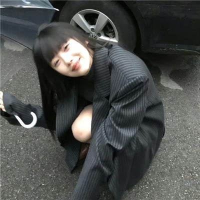 胸口海报